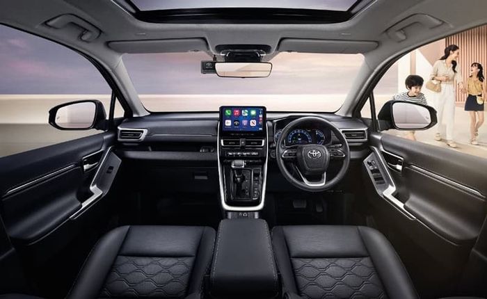 Toyota_Innova_zenix_003.jpg