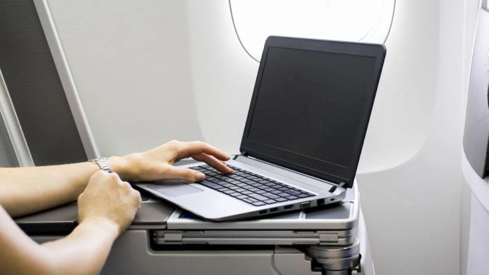 Quy định mang laptop lên máy bay đã được quy định rõ ràng