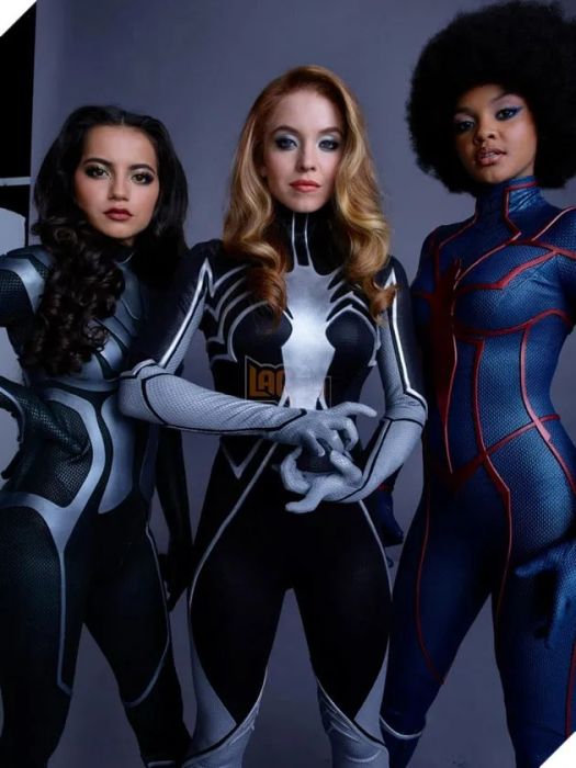 Hình ảnh những tư thế đặc trưng của các nữ người Nhện trong Madame Web