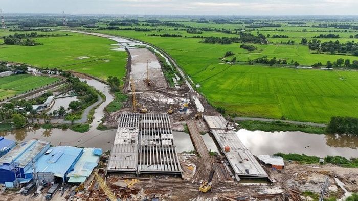 Củ Chi đang tiến triển mạnh mẽ trong việc hoàn thiện Vành đai 3, một phần trong chiến lược phát triển hạ tầng giao thông của địa phương.