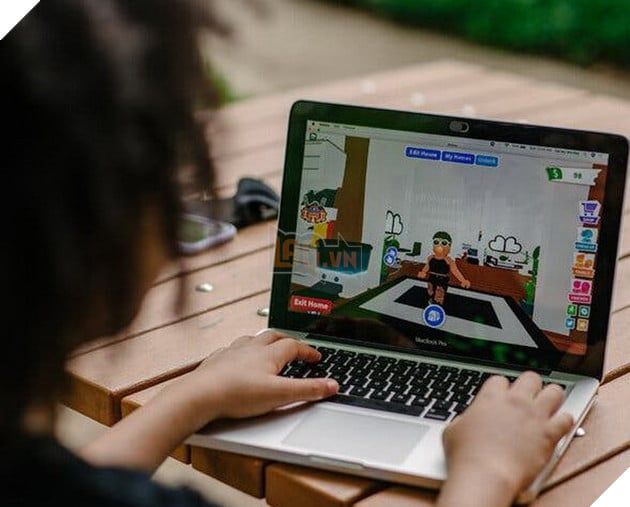 Trước cuối năm 2025, Roblox sẽ yêu cầu người dùng phải xác nhận độ tuổi để có thể sử dụng tính năng giao tiếp.