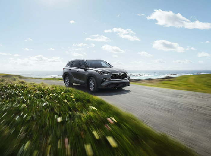 2026-Toyota-Highlander 2025-09-06 lúc 10.42.37.png