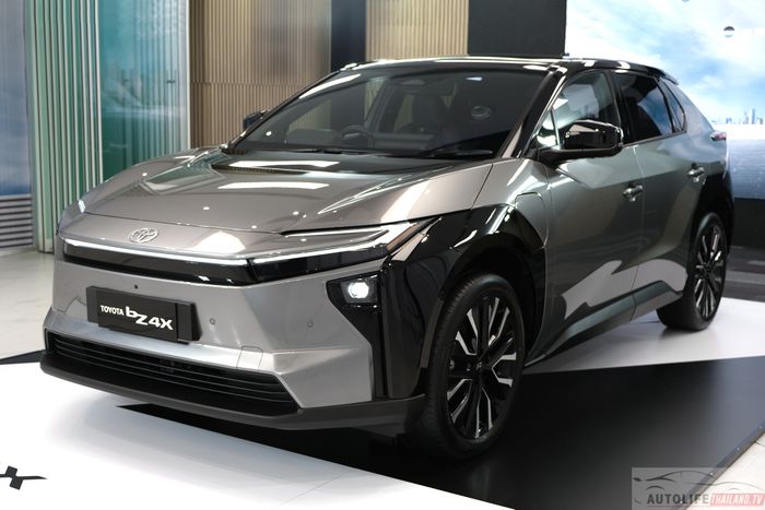 Toyota BZ4X 7.jpg