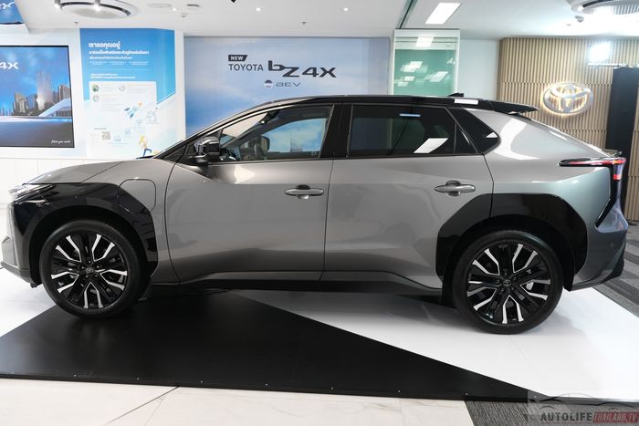 Toyota BZ4X 6.jpg