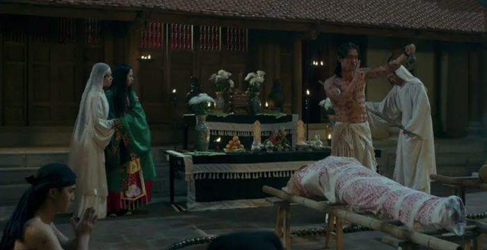 Các nghi lễ trong Khế Ước Bán Dâu không chỉ lấy cảm hứng từ hầu đồng mà còn có yếu tố của... Exhuma.
