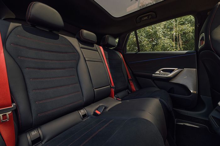 Mercedes GLC EQ 2026 4.jpg