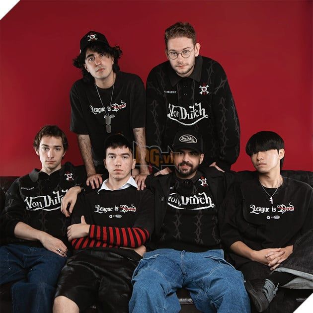 FlyQuest và bộ sưu tập trang phục