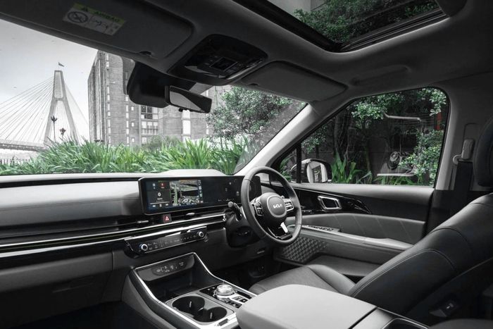 KIA Carnival Hybrid 3.jpg