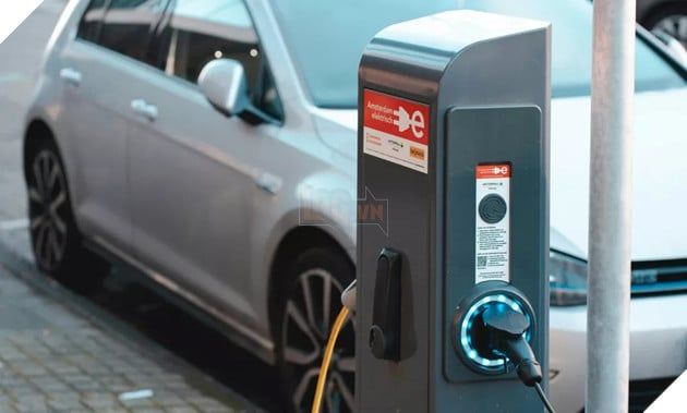 CATL giới thiệu pin 'trường sinh', cho phép xe di chuyển 1000 km và chỉ mất vài phút để sạc lại.
