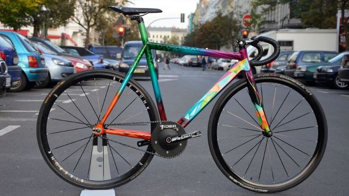 Bộ sưu tập ảnh xe đạp cực chất này giới thiệu những mẫu xe đa dạng, từ những chiếc xe thể thao đến xe địa hình, phù hợp với mọi phong cách sống.