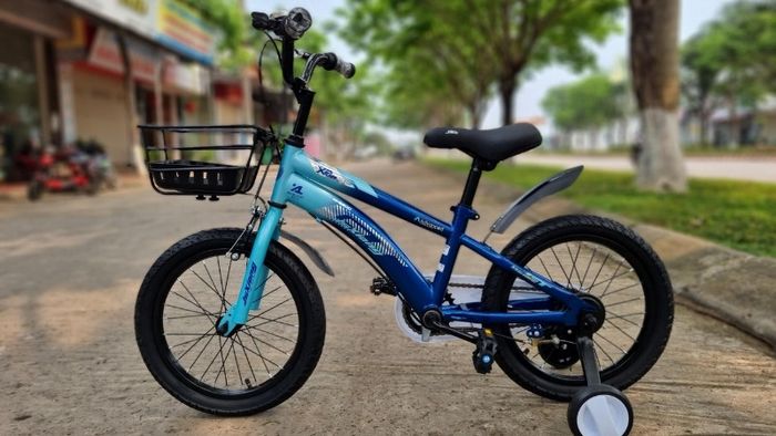 Bộ sưu tập ảnh xe đạp với hơn 50 mẫu xe cực chất, từ xe thể thao mạnh mẽ đến các mẫu xe địa hình đầy thử thách, dành cho những ai yêu thích sự mới mẻ và phóng khoáng.