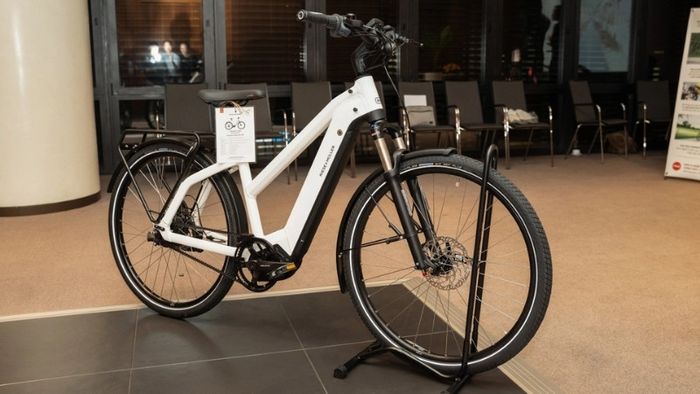 Bộ ảnh xe đạp điện này mang đến những hình ảnh tuyệt vời với các mẫu xe đạp điện hiện đại và thân thiện với môi trường, phù hợp cho mọi người.