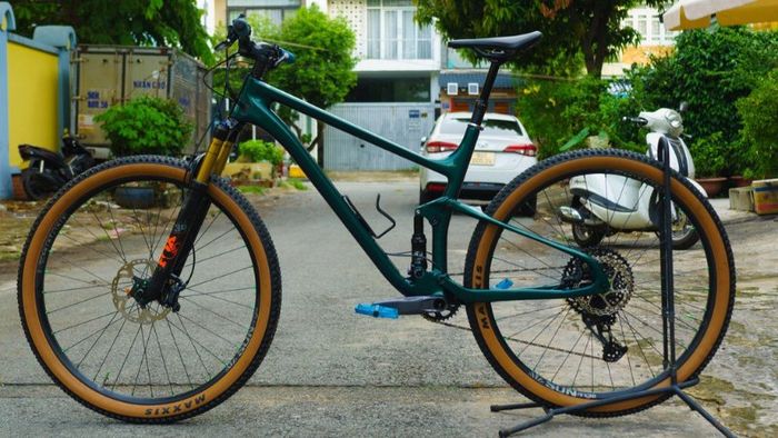 Khám phá bộ ảnh xe đạp cực chất với những mẫu xe sáng tạo, mạnh mẽ và đầy cá tính, dành cho những ai yêu thích sự khác biệt và khám phá.