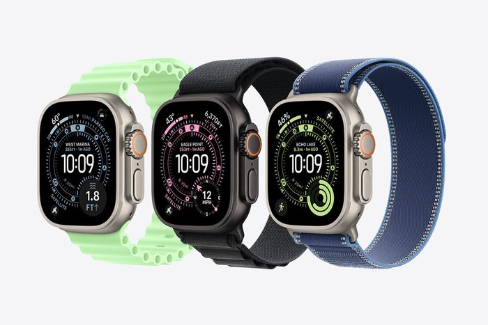 Watch Ultra 3 có các phiên bản màu Titan Tự nhiên, Titan Đen với các tùy chọn dây đeo mới.
