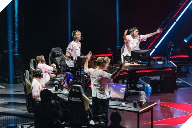 Chiến thắng cuối cùng gọi tên Team Heretics