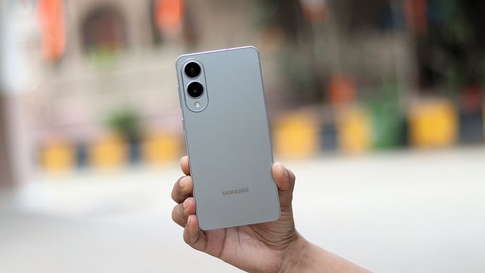 Samsung không có kế hoạch nâng cấp công suất sạc cho dòng Galaxy S26.