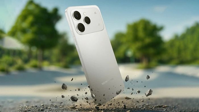 SPARK 40 gây ấn tượng mạnh mẽ với cụm camera lớn