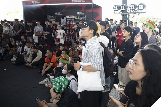LCP 2025: Màn Khai Mạc Hoành Tráng Của Chung Kết Tổng Với Sự Tham Gia Của Hàng Ngàn Khán Giả