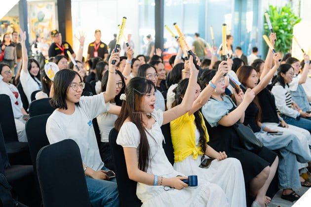 Hàng ngàn bạn trẻ đã tham gia vào các hoạt động sôi động và thú vị do realme tổ chức.