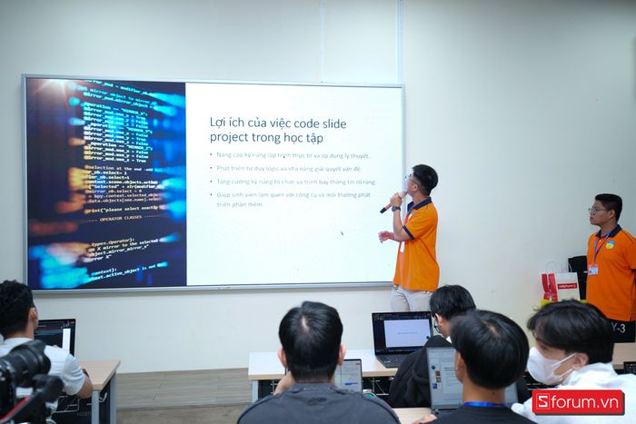 Hình ảnh tại S-Camp 2025: Các hoạt động tại workshop và trải nghiệm của sinh viên