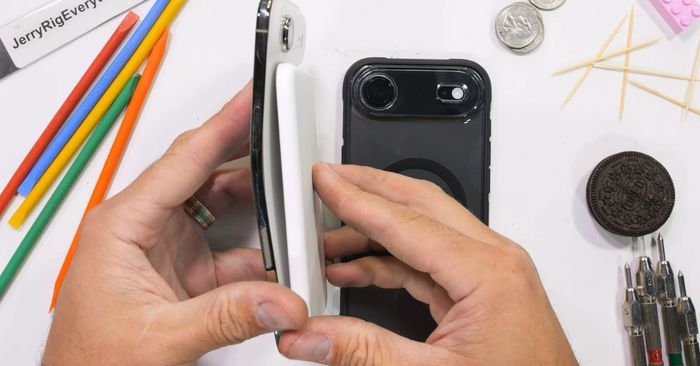 kiểm tra độ bền iPhone Air