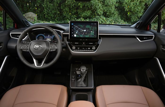 2026-toyota-corolla-cross-and-hybrid 15.jpg