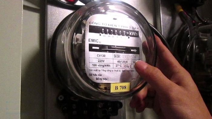 1-kW-dien-gia-bao-nhieu-tien-9