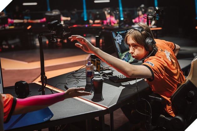 VALORANT Champions 2025: Fnatic Tạo Cú Lội Ngược Dòng Kỳ Diệu, NRG Vẫn Nắm Lợi Thế Trước MIBR 3