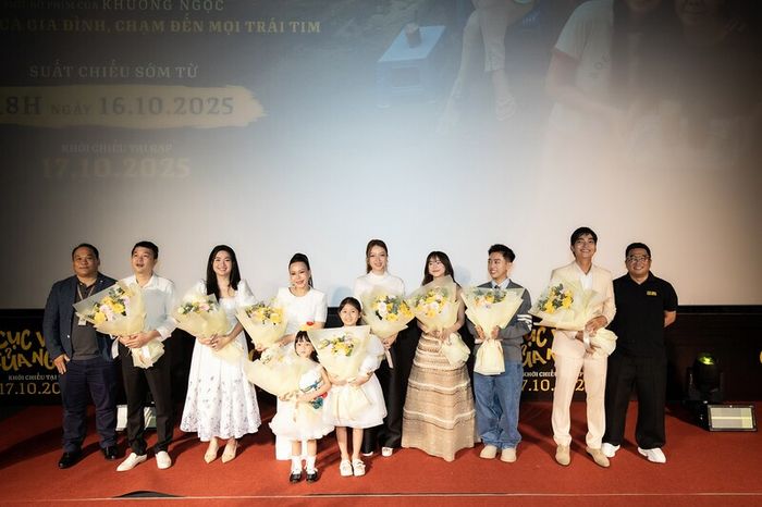 Showcase 'Cục Vàng Của Ngoại' với sự góp mặt của ê-kíp làm phim