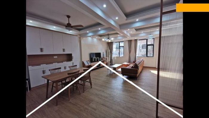 Đừng quên nghiêng máy ảnh một góc 45 độ để tạo chiều sâu cho bức ảnh.