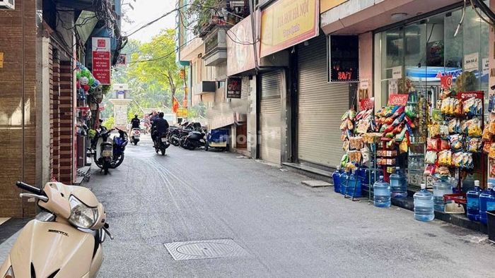 Đánh giá vị trí hẻm và lưu lượng người qua lại