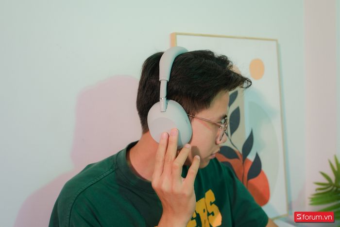 Audio Sharing giúp hai người dùng có thể cùng trải nghiệm âm thanh từ một nguồn phát duy nhất.