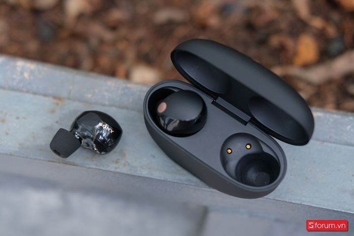 WF-1000XM5 cũng được cập nhật với tính năng Audio Sharing và trợ lý AI Gemini Live mới.