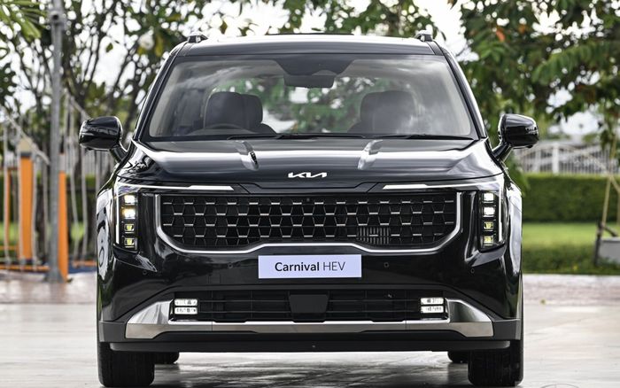 KIA Carnival Hybrid 2026 7.jpg