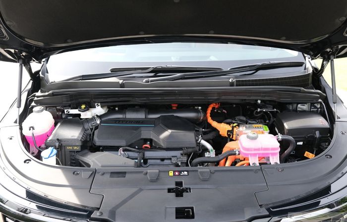 KIA Carnival Hybrid 2026 8.jpg