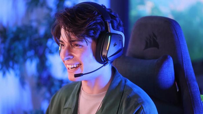 Nâng cao trải nghiệm âm thanh đắm chìm của bạn với tai nghe VOID v2 MAX WIRELESS, thiết kế dành riêng cho Xbox và PC.