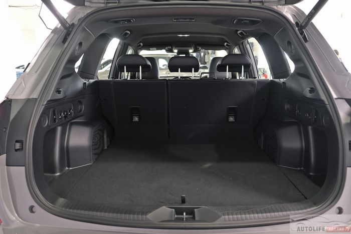 Bức ảnh tiếp theo của Subaru Forester 2026, tiếp tục làm nổi bật thiết kế và tính năng mới của mẫu xe này.