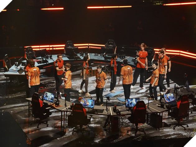 VALORANT Champions 2025: Sự Cuồng Nhiệt Của Ngày Mở Màn 15