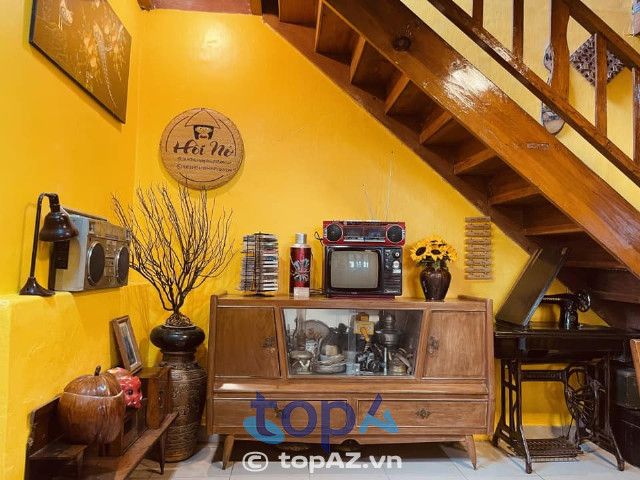 Tiệm cơm Hồi Nớ