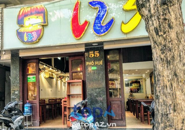 Các quán ăn tối nổi tiếng tại quận Hai Bà Trưng luôn thu hút đông đảo thực khách.