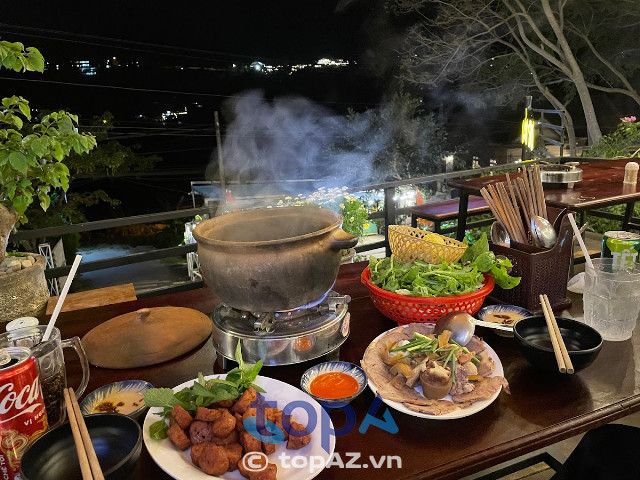 Quán lẩu bò nồi đất Đà Lạt