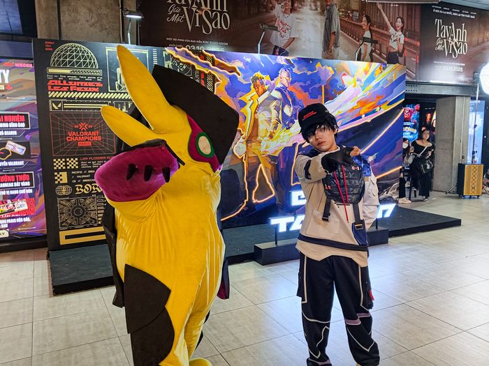 Các cosplayer tại sự kiện VALORANT luôn thu hút sự chú ý với phong cách độc đáo và cuốn hút.