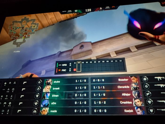 Cuộc đối đầu căng thẳng giữa NRG và Fnatic đã mang đến những khoảnh khắc không thể nào quên.