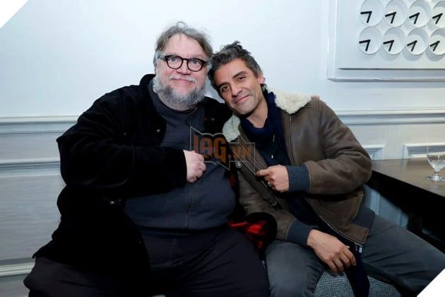 Hình ảnh đạo diễn Guillermo del Toro và nam tài tử Oscar Isaac.