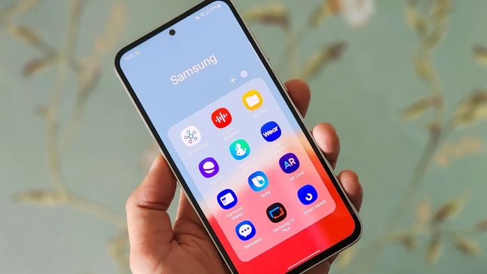 Bản thử nghiệm One UI 8.5 cho thấy Samsung có thể sẽ thực hiện kế hoạch cập nhật theo quý giống như Google.