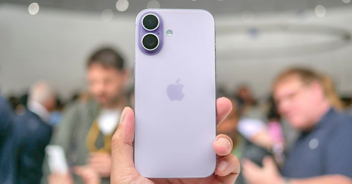 iPhone-17-thump