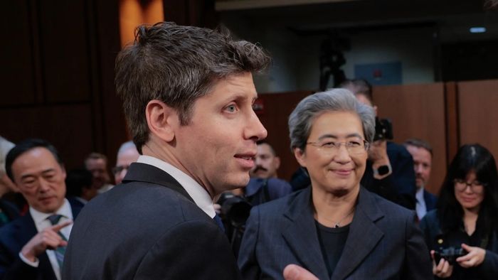 Giám đốc điều hành OpenAI, Sam Altman, và Giám đốc điều hành AMD, Lisa Su.
