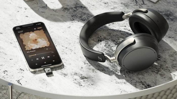 Sennheiser HDB 630 là mẫu tai nghe dành cho những người yêu thích âm nhạc chất lượng cao.