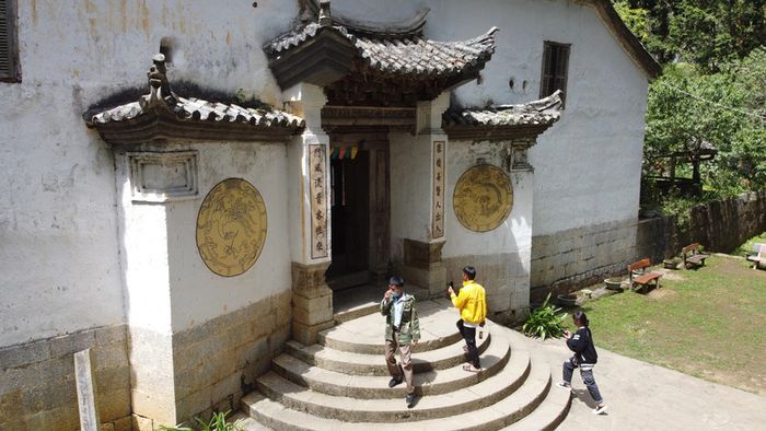 Hà Giang luôn để lại dấu ấn mạnh mẽ trong lòng du khách với những cảnh đẹp hoang sơ và huyền bí của miền núi phía Bắc.