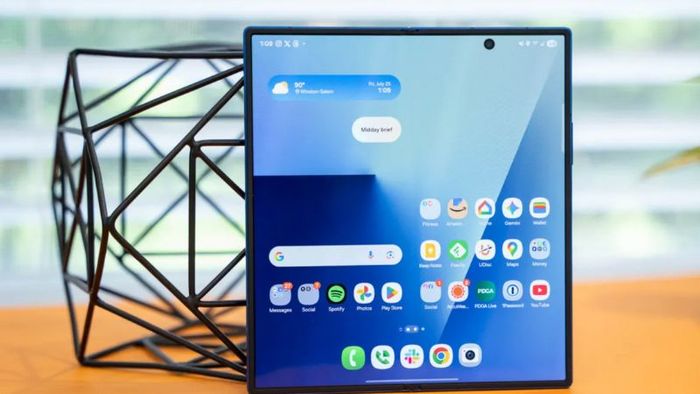 Galaxy Z TriFold